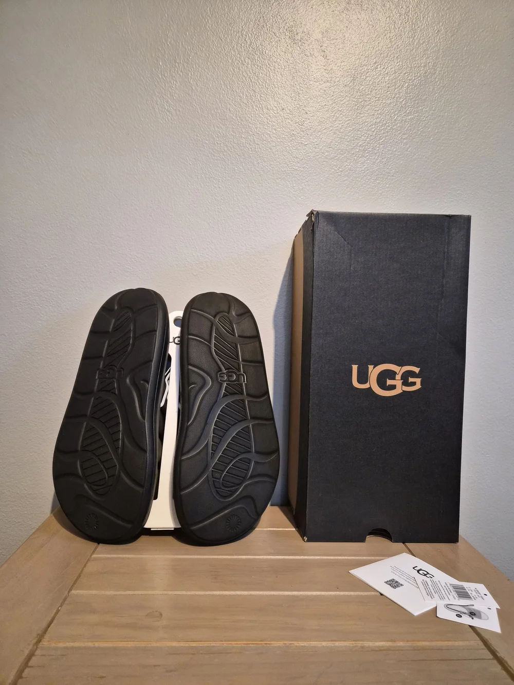 UGG Men’s Black Slide Sandals with Ugg Sport Logo Strap Sz10